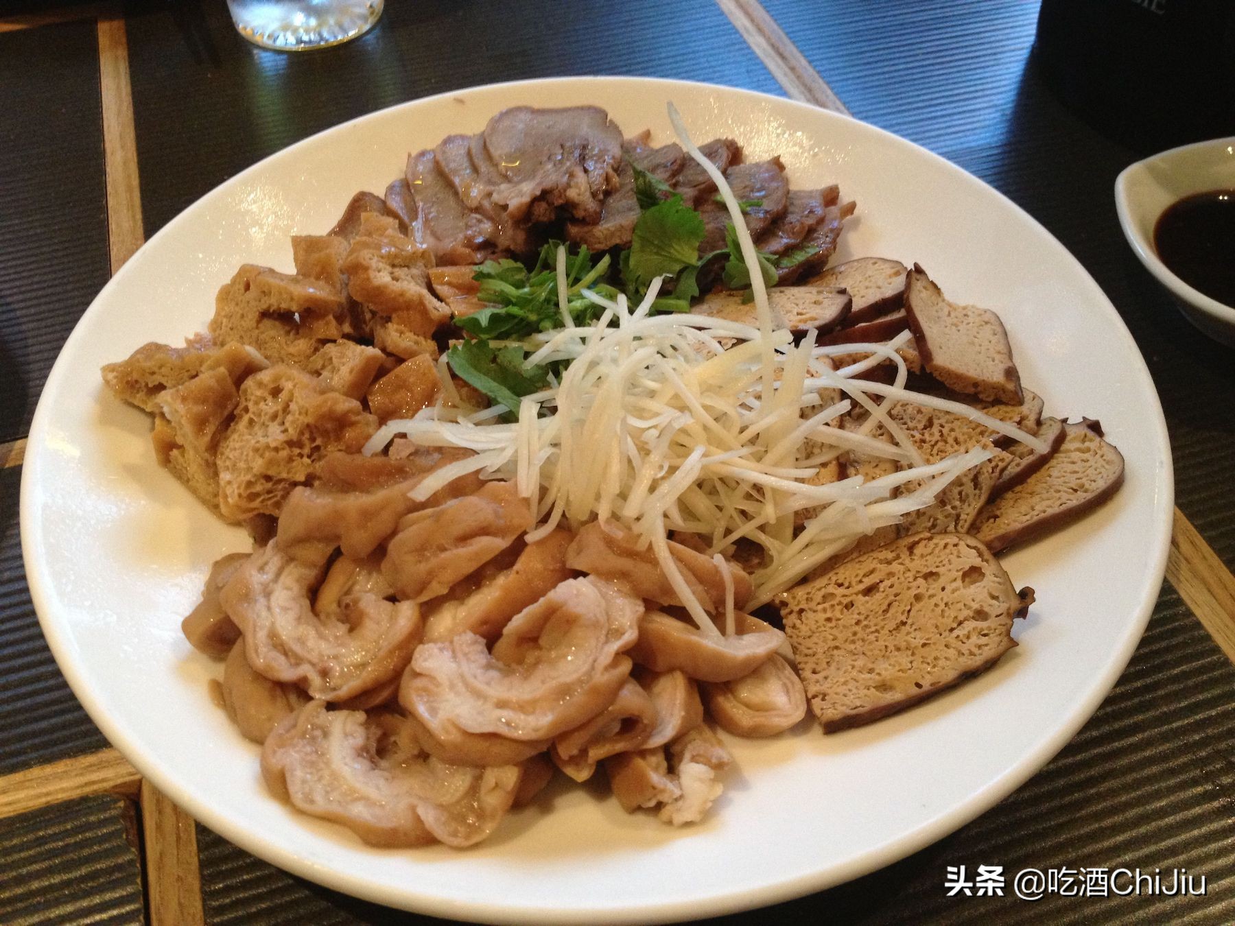小型聚会喝红酒，适合搭配什么下酒菜？