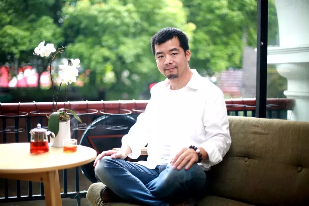 行者鬼脚七：从“阿里九年陈”到“学佛的小说家”