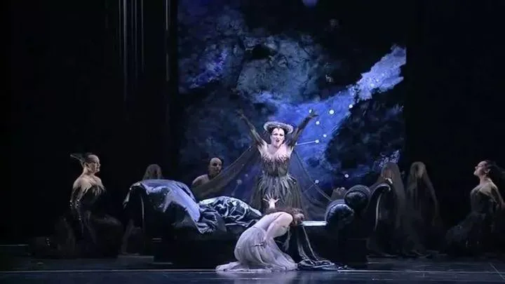 「特别推荐」莫扎特名作《夜后咏叹调》| 花腔女高音的试金石