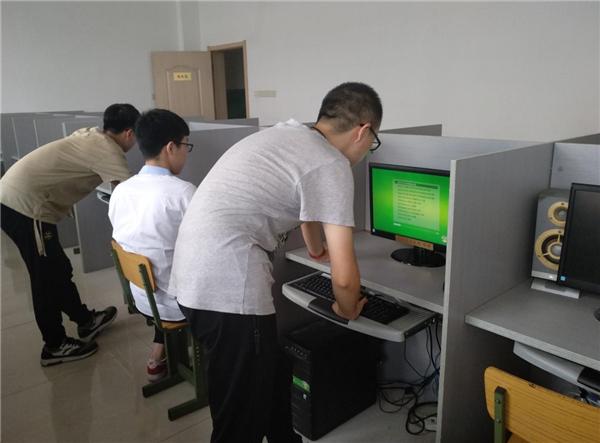 家里没有电脑，高考填报志愿怎么办？不用去网吧在家就能操作