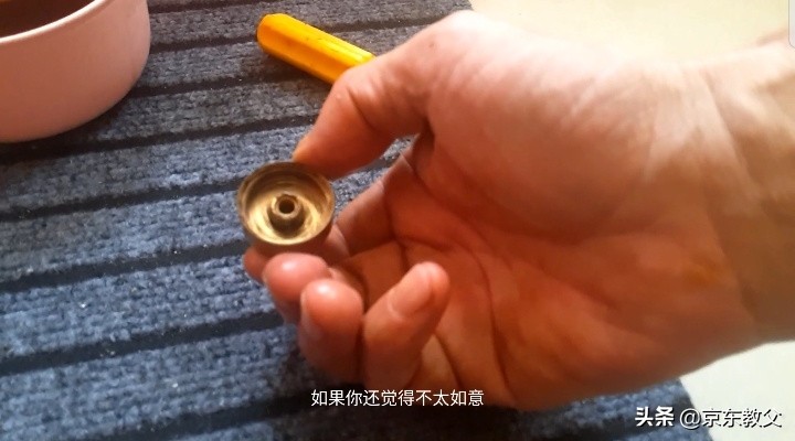 更换保护洗浴热水器内胆的镁棒我是这样做的！