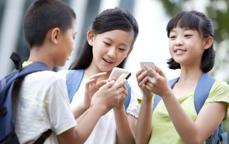 孩子總是不愛思考，可能是“思維惰性”導致的，父母要注意引導
