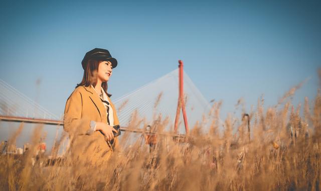 好友背叛，心碎成影——信任崩塌后的孤独旅程
