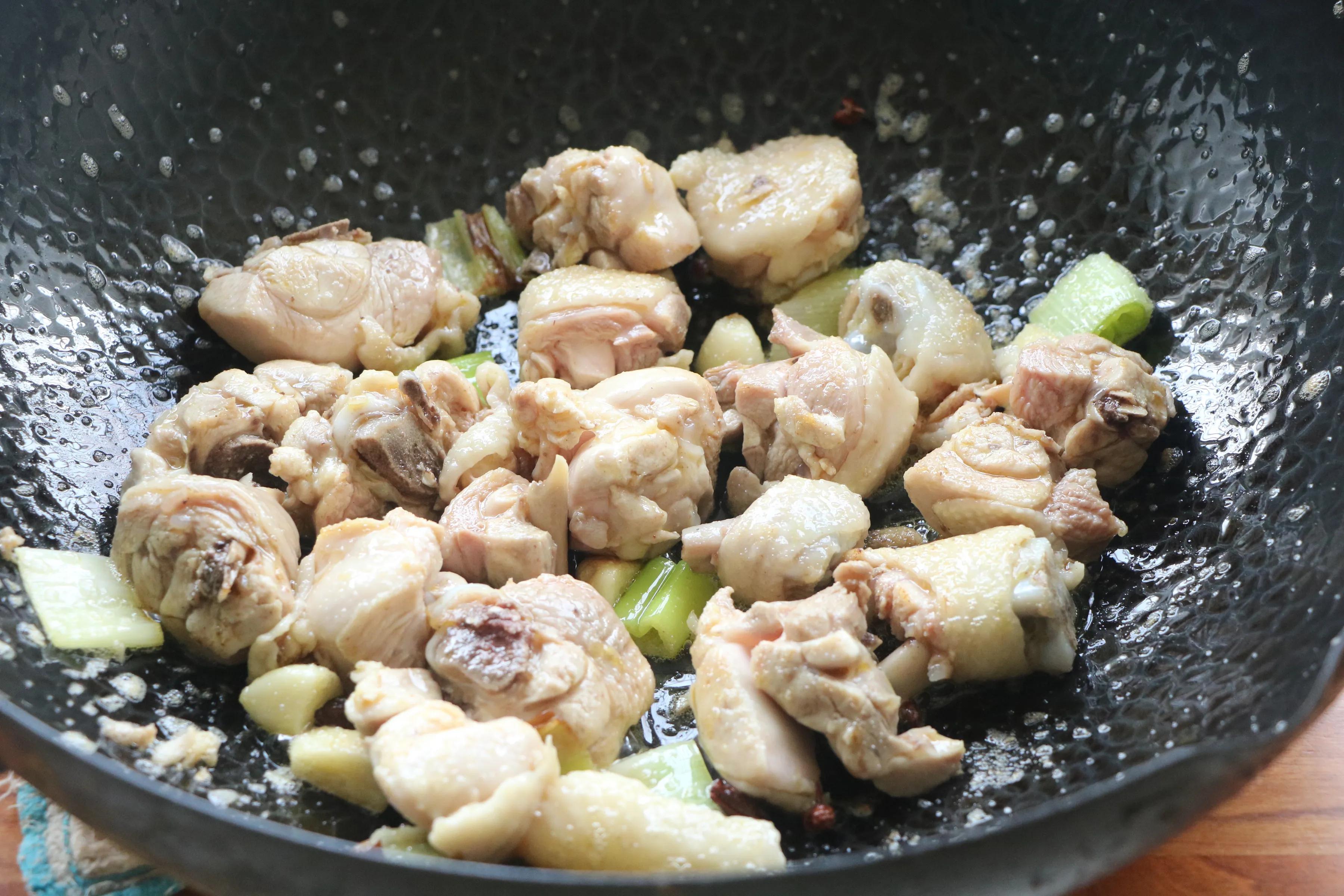 燉雞腿,燉雞腿怎么燉才好吃又簡(jiǎn)單