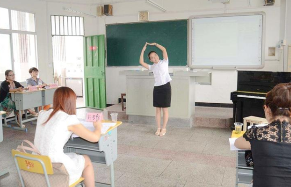 上海一教师工资单曝光，月收入近3万引热议，老师却觉得情理之中