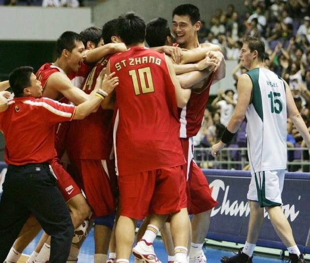 06篮球世锦赛中国绝杀（梦回2006年世锦赛，追忆中国篮球史上最令人难忘的那记绝杀）