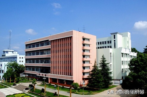 湖南警察学院与湖南科技学院哪个好一些？