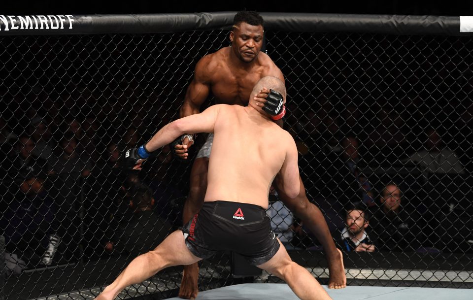 ufc凯恩为什么打不过铁血(ufc铁血战士26秒摧毁前重量级冠军凯恩,火力