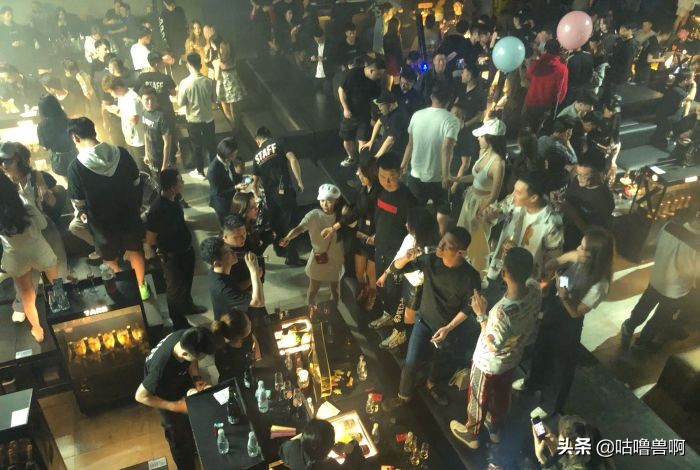 科普贴！第一次蹦迪，怎么让别人以为你是个老手？