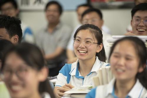 021中国前100所大学排名出炉，可分为5档，你心仪的院校在几档？"