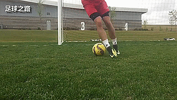 足球运动员训练计划（29个足球步法训练以及训练计划）