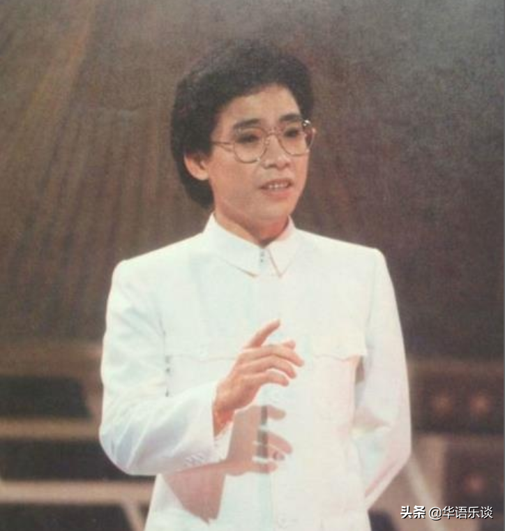 他是第一个上春晚的港台歌手，他把“中国心”唱进了骨子里