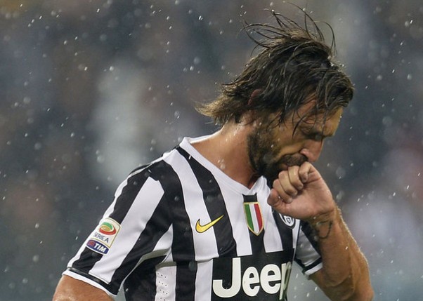 足球传球大师（回顾世界足坛历史十大传球高手：西班牙多达三人，现役仅两人！）