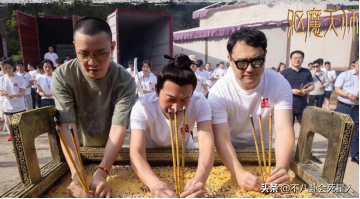 香港艺人聚会，70岁徐少强在网络电影演配角，钱小豪频拍僵尸片