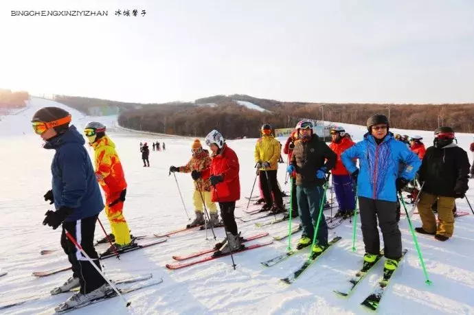 单板滑雪u型场地图(哈尔滨帽儿山高山滑雪场，滑雪发烧友驰骋的乐园)