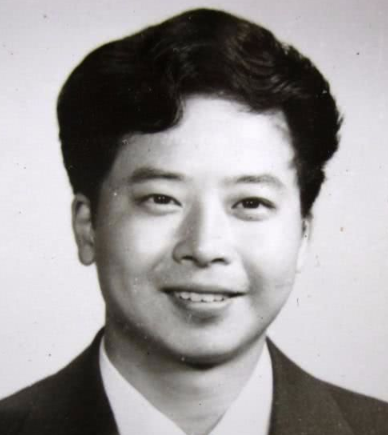 女学生恋上老师，老师离婚娶她，16年后老师再次出轨