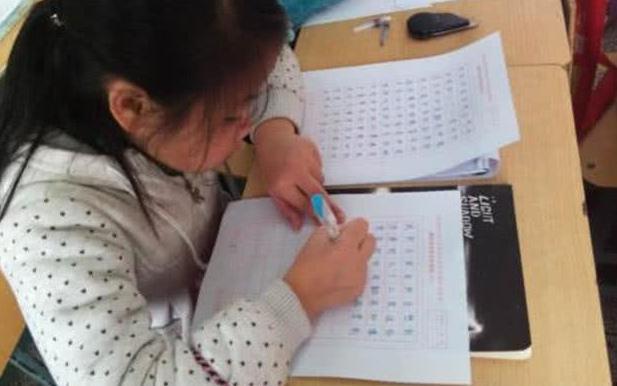 高考出现的“神仙字体”，工整整洁堪比印刷，老师看后夸赞不已