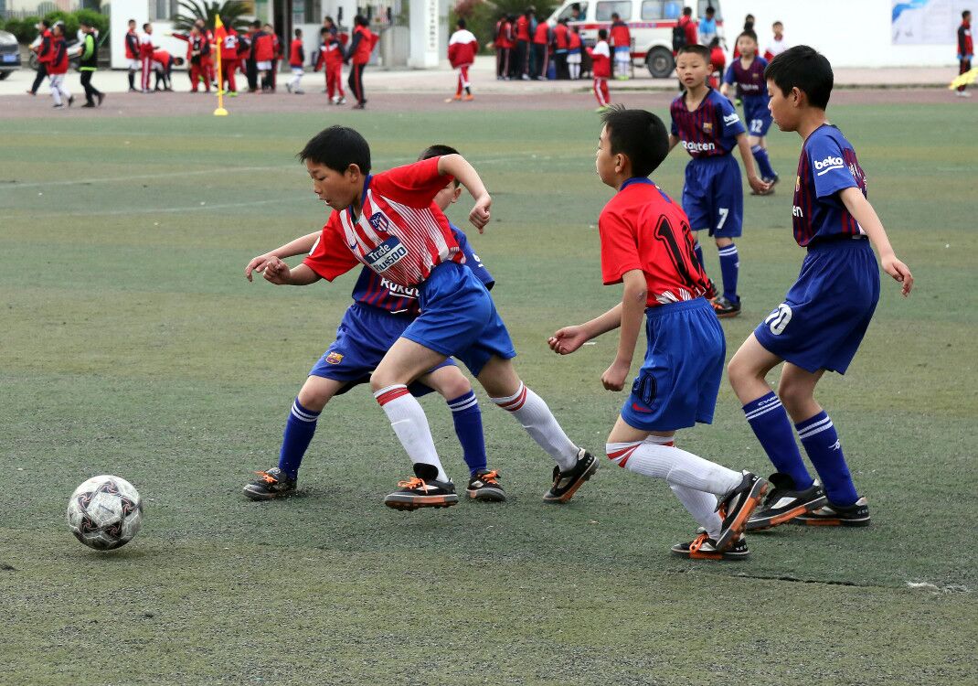 广元哪里可以踢足球比赛(广元市朝天区:足球运动，让乡村孩子生命更精彩)