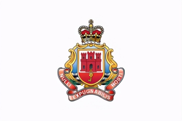 区别看待：英国陆军没有皇家封号，所属部队的皇家封号一抓一大把