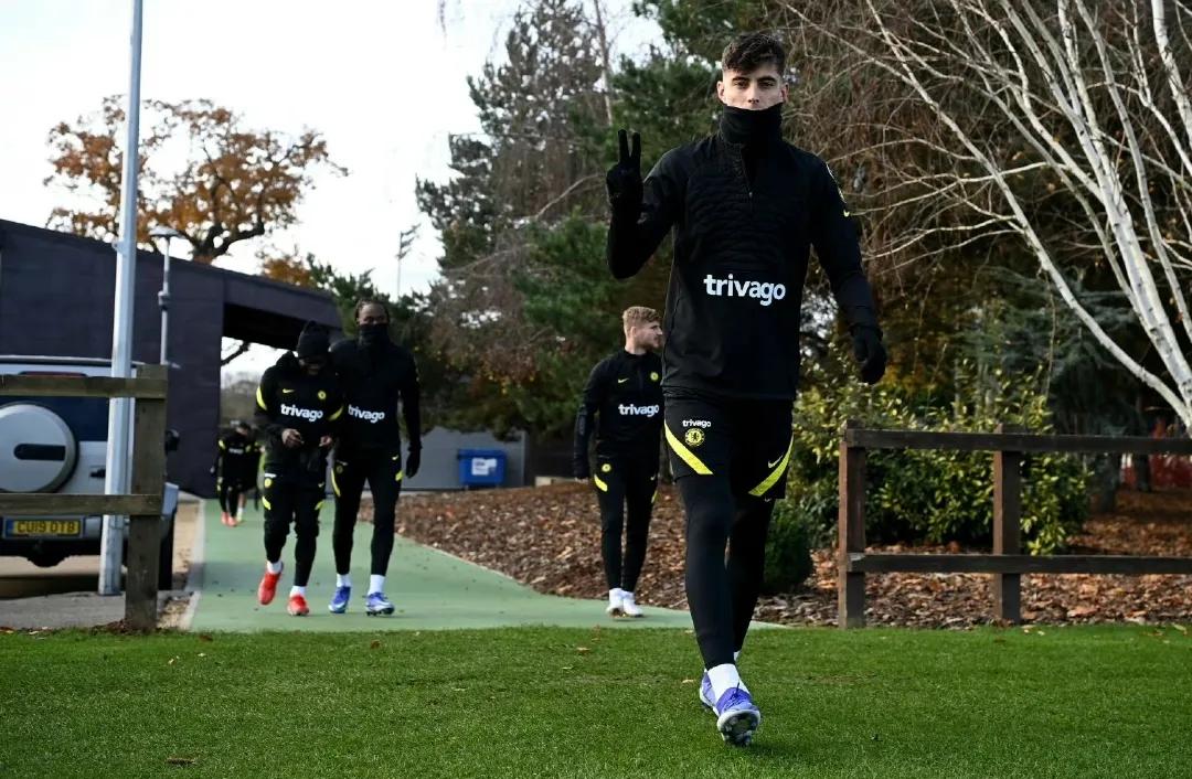 切尔西vs莱斯特城免费视频直播（英超第十二轮莱斯特城VS切尔西(周末福利：不用熬夜啦！)）