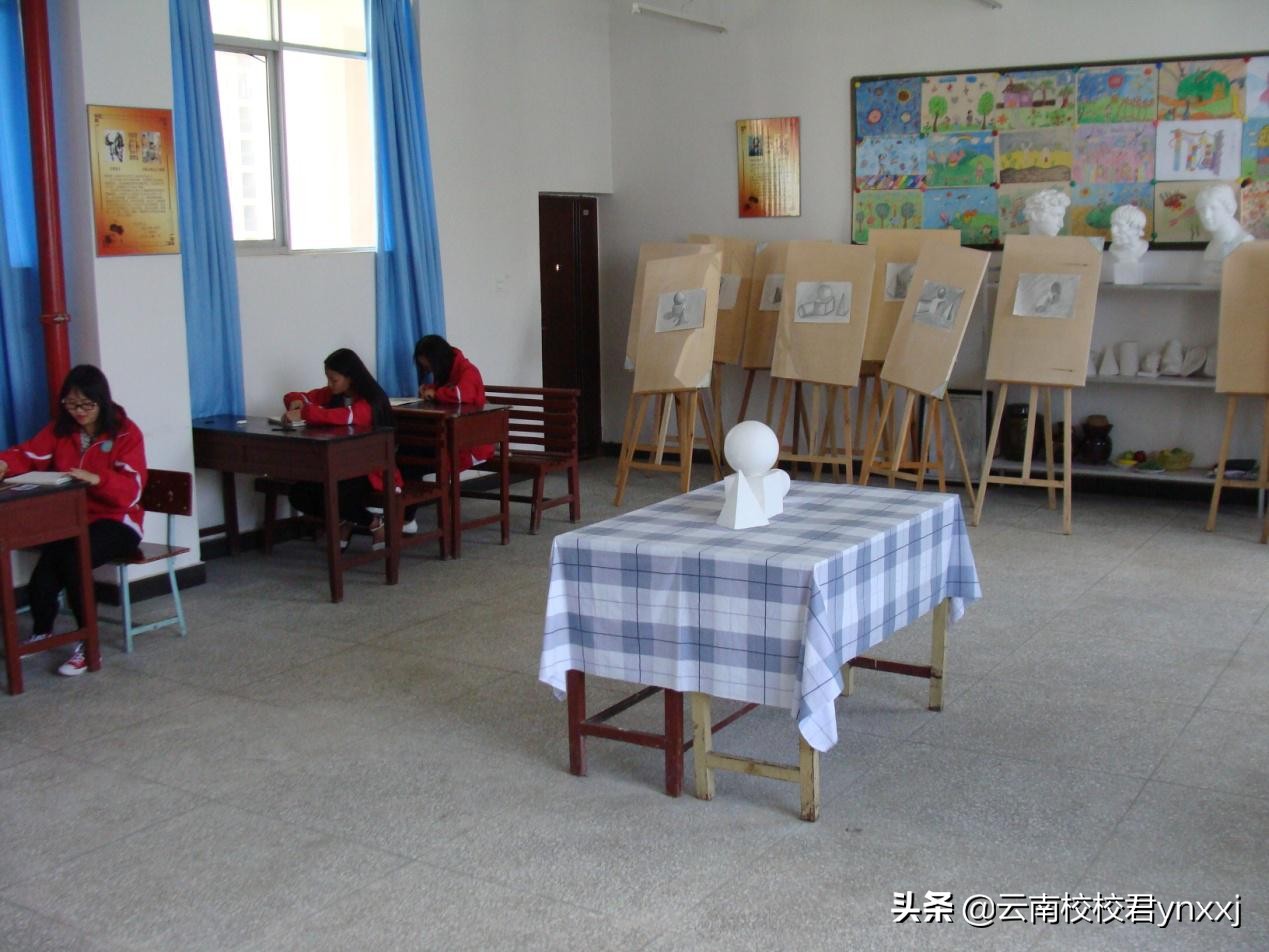 云南曲靖财经学校的校园环境怎么样？