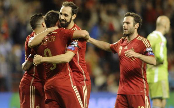 2010世界杯西班牙阵容(2012年西班牙国家队阵容，三新人加入夺冠行列，你还记得多少？)