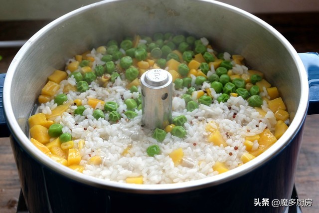 捞米饭的做法（12步学做传统的沥水捞饭）