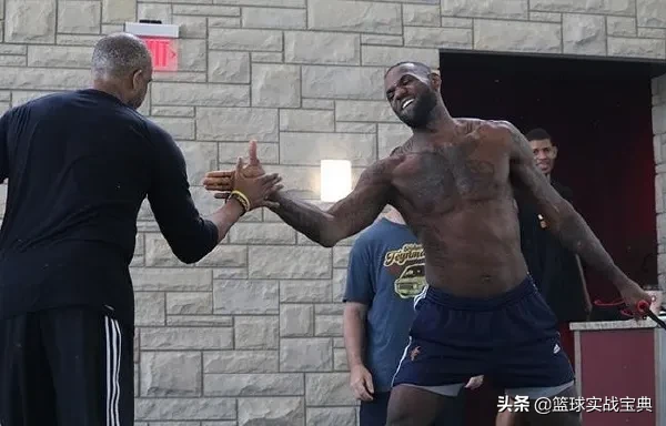 如何保养篮球(建议打篮球收藏！NBA按摩师揭秘：保持膝盖和脚踝健康的5个关键)