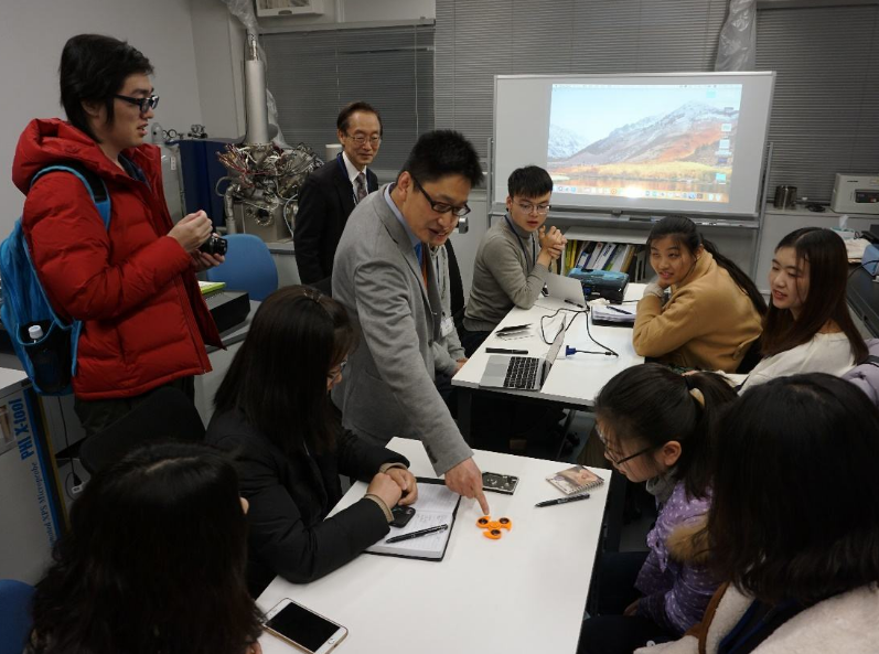 “上大学就轻松了！”大学和高中的区别有多大？学姐：哭都没权利