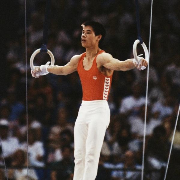 许海峰第一金,李宁6奖牌,女排称霸)