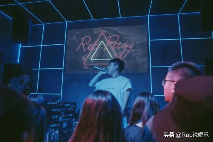 feat.小熊(比rapper说情话更犯规的是事后烟)