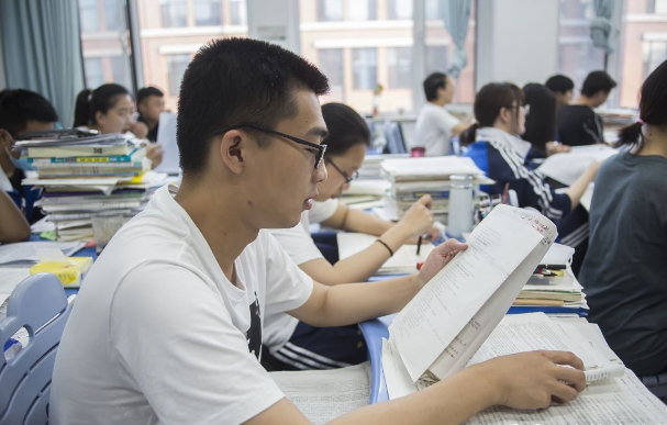 教育部传来消息，校外培训机构可恢复线下课程，但需满足3个条件