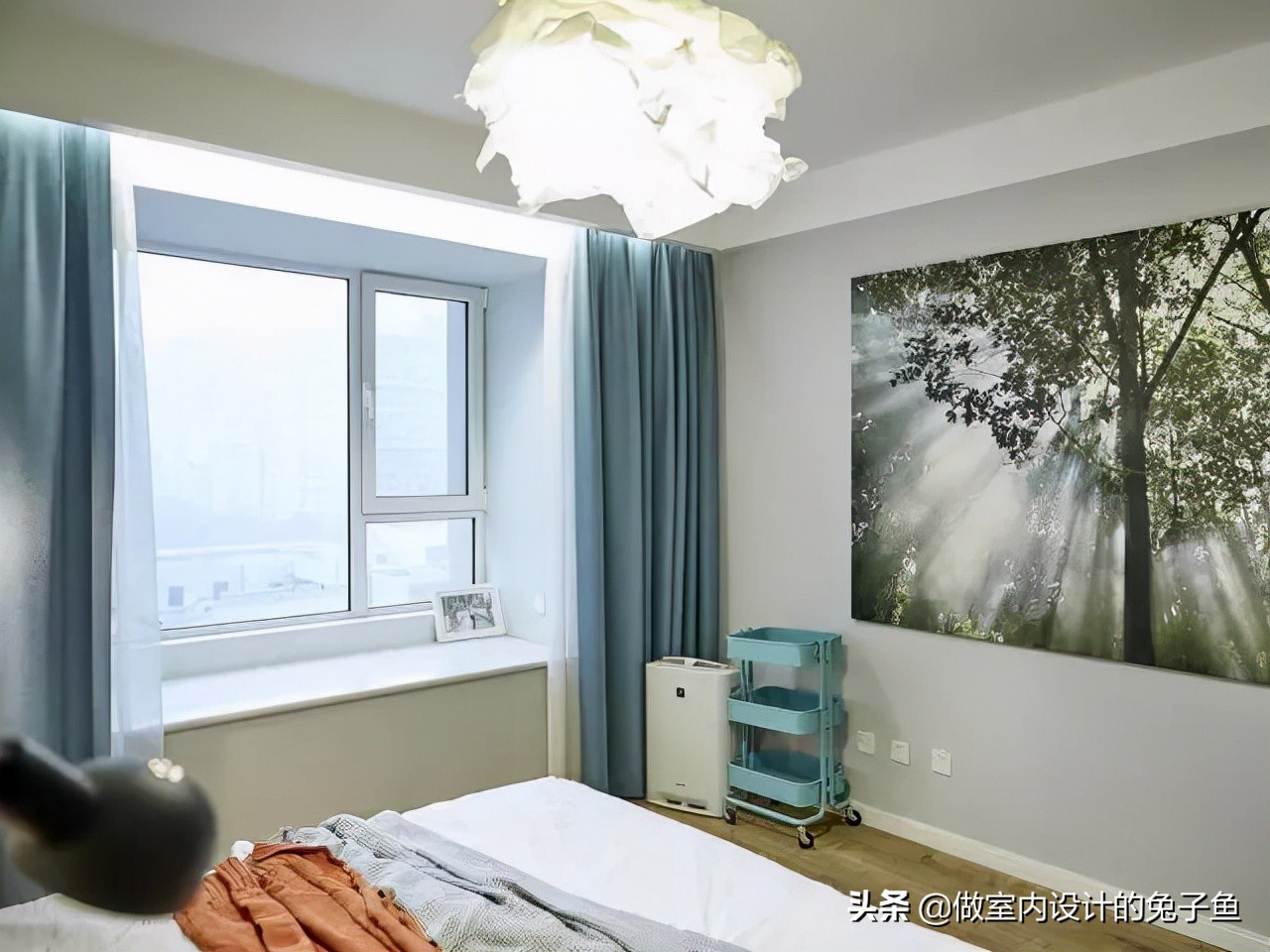 卧室飘窗窗帘装修效果图，温馨实用又提升空间美感
