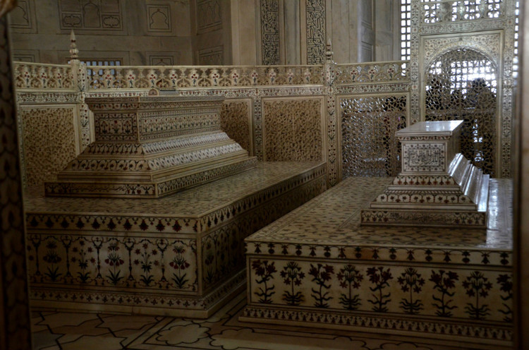 泰姬陵是哪个国家的(泰姬陵是什么教)-万川快讯