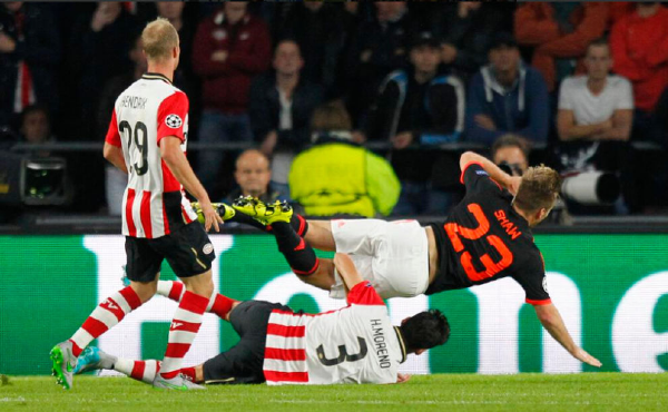 卢克肖在曼联必须成熟起来（战术解析卢克肖的重生：这个不成熟的男孩，被斯特林完全激活）