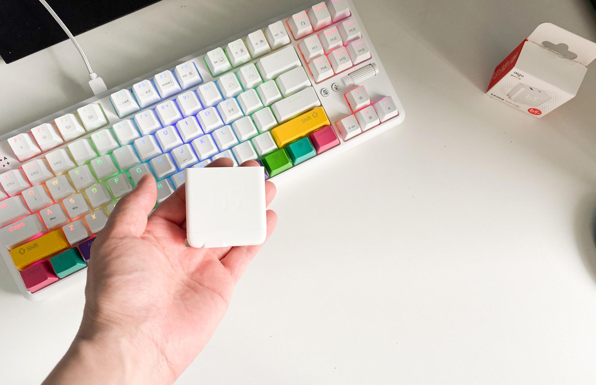 充电快，功率大，一捏就走，入手aigo这款充电器后悔了吗？