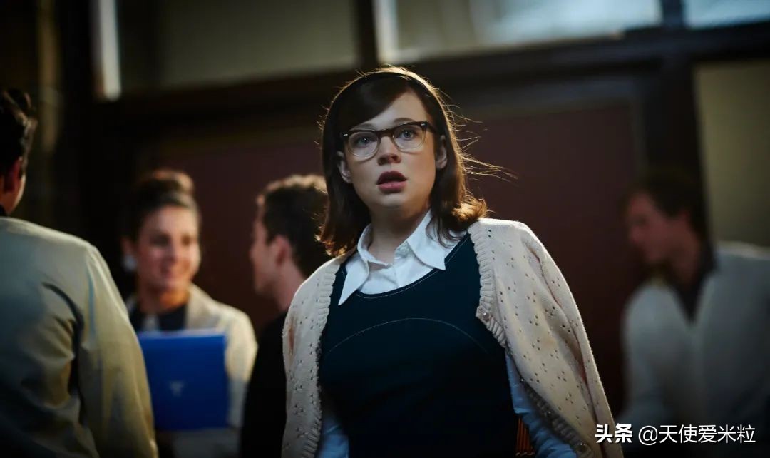 《继承之战》第三季终于来了！长女在戏外悄悄结婚，装饰了《Vogue》的封面。