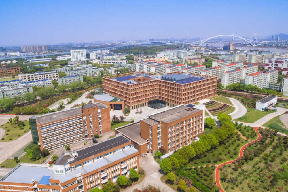宁波大学外国语学院(宁波大学外国语学院分数线)