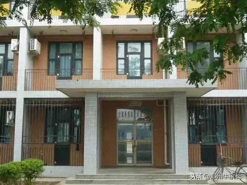 管理轻松但成绩拔尖，常年稳居郑州前三！这一所高中凭什么？