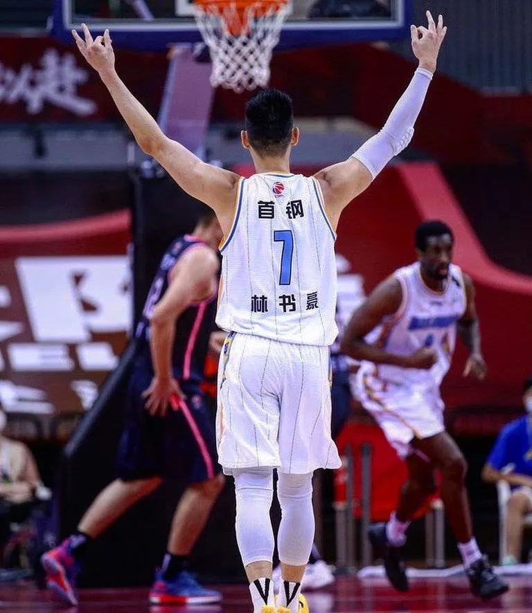 林书豪去过nba哪些球队(林书豪宣布离开CBA！六支NBA球队看上他！林疯狂回来了)