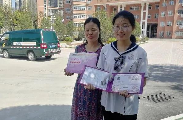 2017广西高考一本投档线（广西高考捡漏王太会报志愿了）