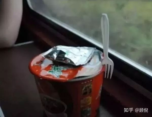 每个中国人心里，都有一段绿皮火车的记忆