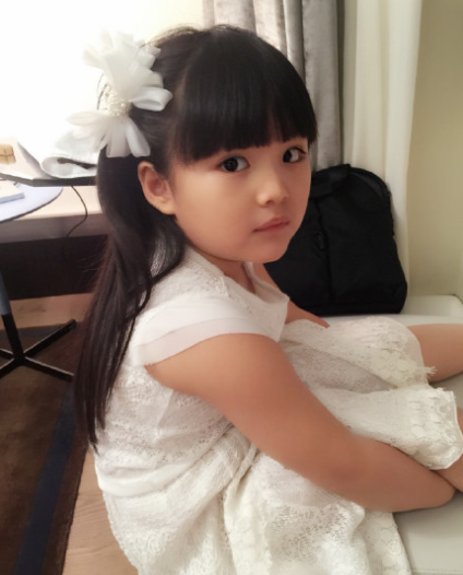 王诗龄长大啦!圆圆胖胖10岁身材赶超李湘,不似小时候可爱呆萌