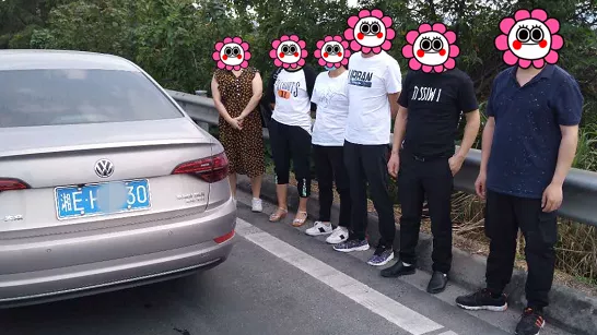 深圳宝马高速狂飙151，得知超速司机笑出来：幸好今天带上老婆