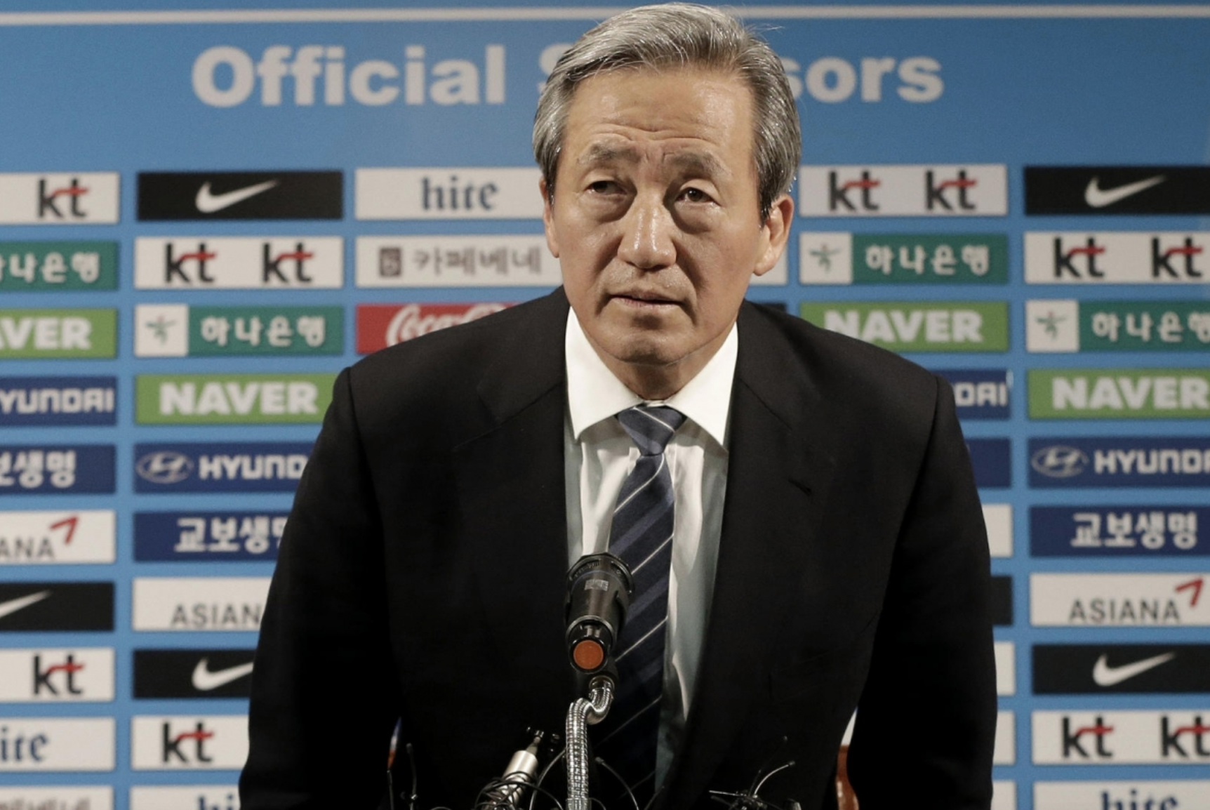 华金世界杯的传球出界（足坛世纪解密：2002年的韩国队，究竟做了什么，引发舆论地震）