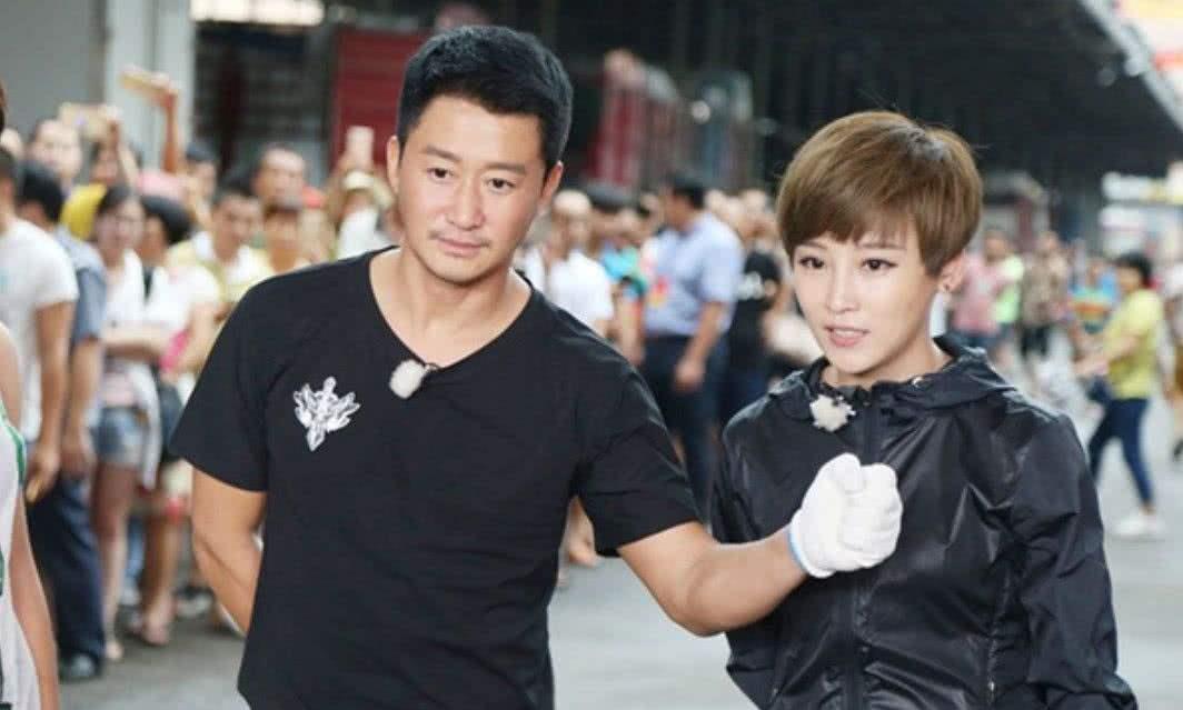 吴京的逆袭情史，因穷曾被两位美人嫌弃，邂逅谢楠后收获神仙爱情