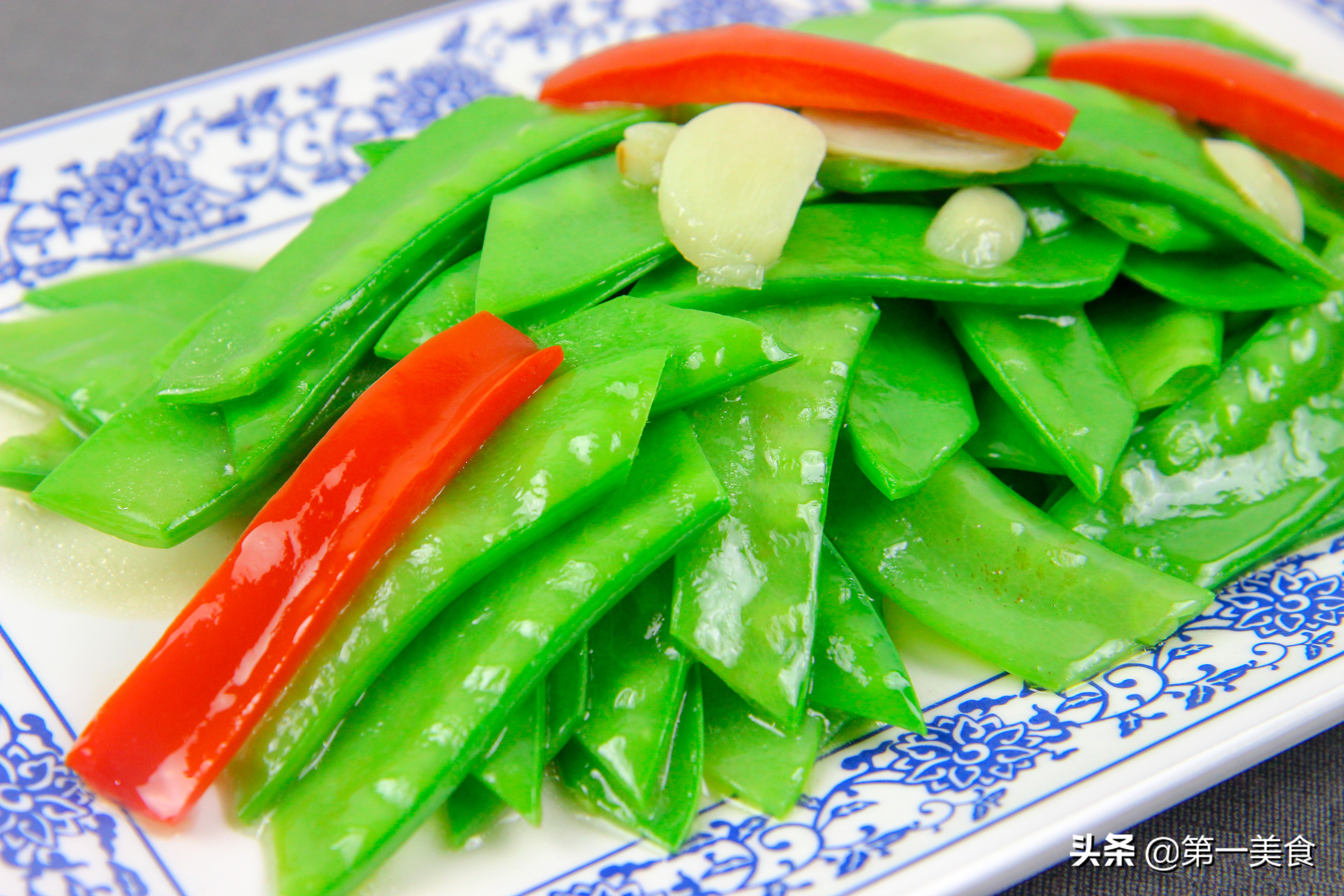 厨师长教你小炒荷兰豆,口感清脆不发黑,在家能做出饭店的味道