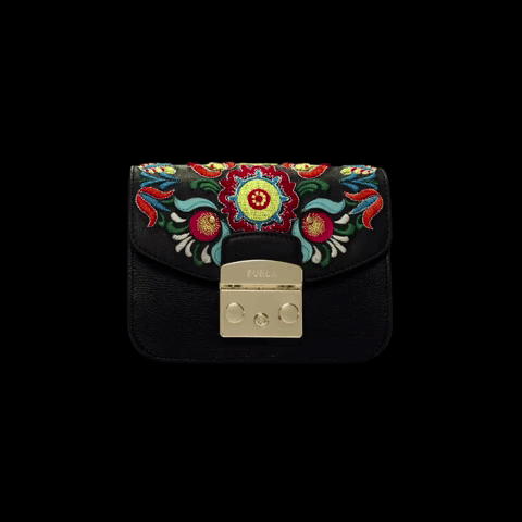 FURLA：轻奢包界的“扛把子”
