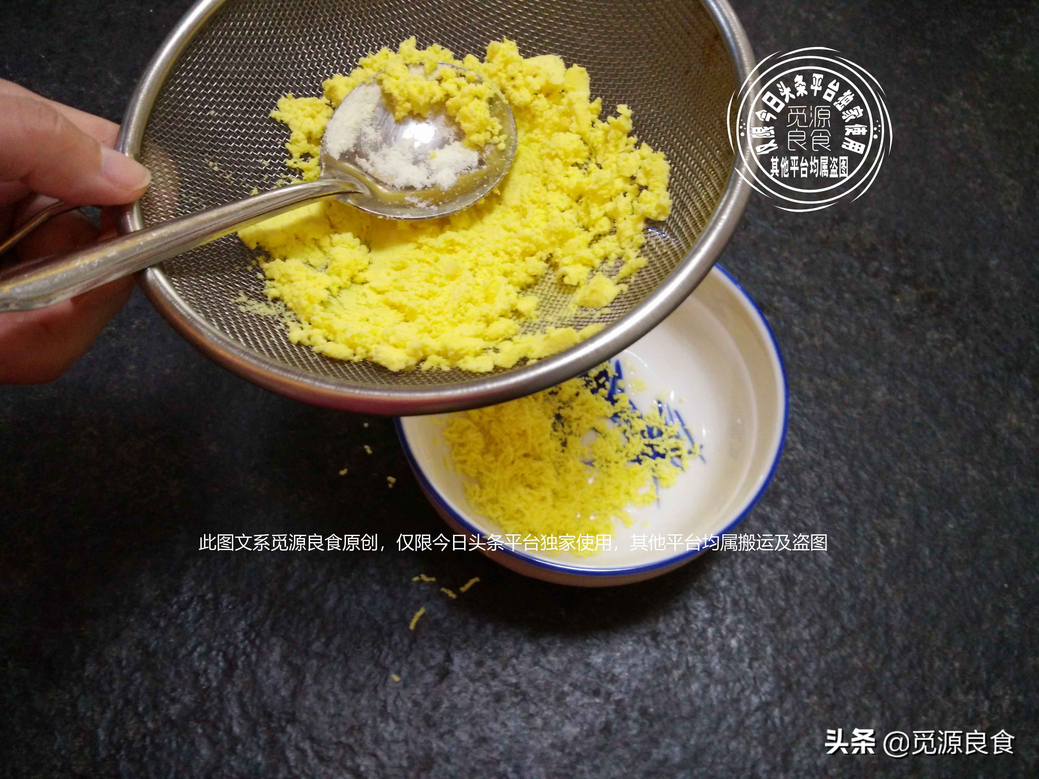 一碗面粉两个鸡蛋，不用烤箱，自己在家做饼干，比甜品店还美味