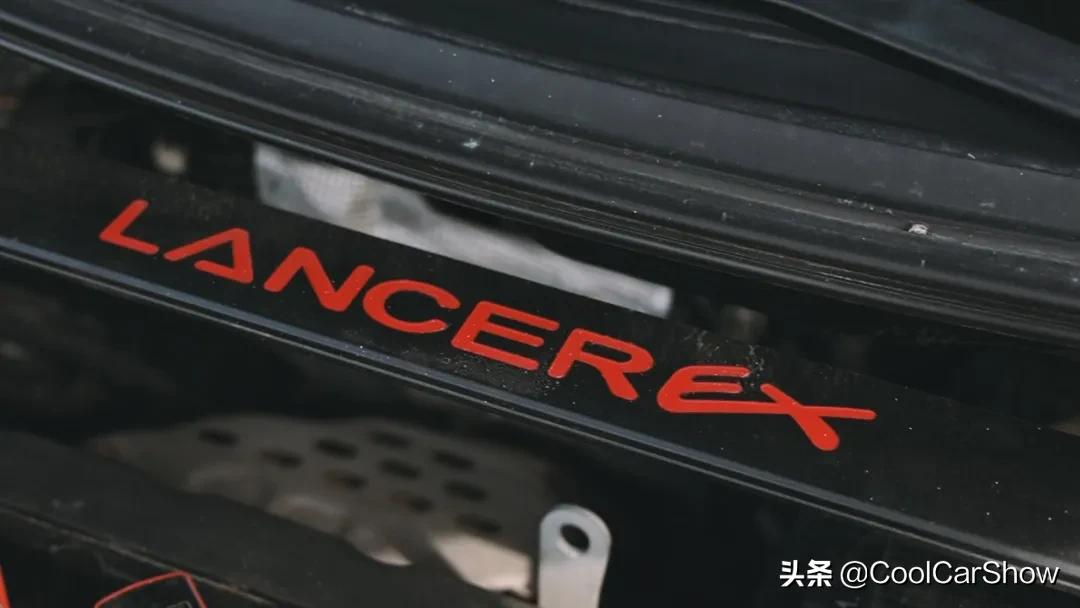 小哥爆改翼神,路人100%向你敬礼